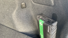 Volvo XC40 2.0 B4P Ultimate Dark 5dr Auto Petrol Estate